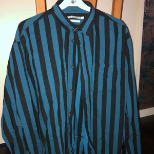 Homebound skjorta randig strl M - Passar som L också