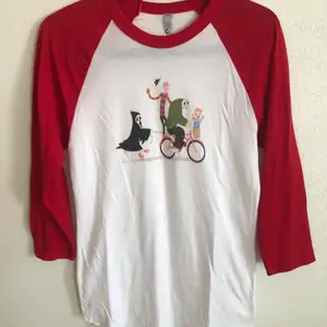 Women’s Classic Horror Cartoon Baseball T-Shirt  Size extra small, women’s fit.  Great condition, no flaws or damage.  DM if you need exact size measurements.   Buyer pays for all shipping costs. All items sent with tracking number.   No swaps, no trades, no offers. 