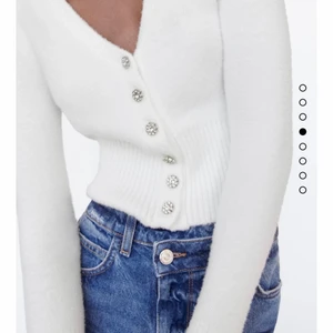 Zara tröja - Säljer en tröja från Zara i ett extremt mjukt material! Helt ny, ej använd. Storlek S. + frakt 45kr