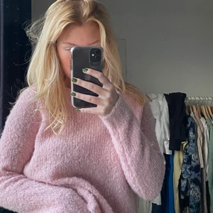 Stickad tröja - Super härlig, fin, stickad tröja. Oanvänd o i jättefint skick verkligen💗💓💗