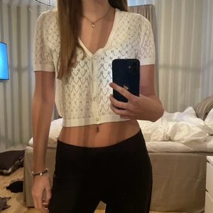 Topp - Så fin topp med knappar. Använd en gång