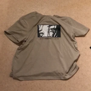 T-Shirt  - Hej! Säljer denna jättefina t-shirten som bara används en gång. 