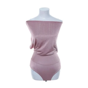 Fest topp NLY ONE Stl S - Snygg fest topp från NLY ONE i Stl s. Öppen rygg. I mycket gott skick. 