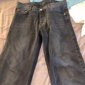 Sweet Sktbs Jeans - Baggy/Loose fit jeans från Sweet sktbs. Endast testade, Nypris: 600kr Stl 33, Passar mig bra som är ca 185, passar 32/32 -34/34