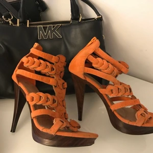 Orange strl 37 - Högklackade skor strl 37 orange i färg 