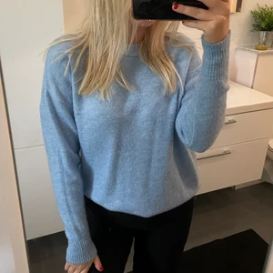 Blå tröja - Jättefin blå tröja från New tornet. Jätteskönt material, storlek S❤️‍🔥❤️‍🔥