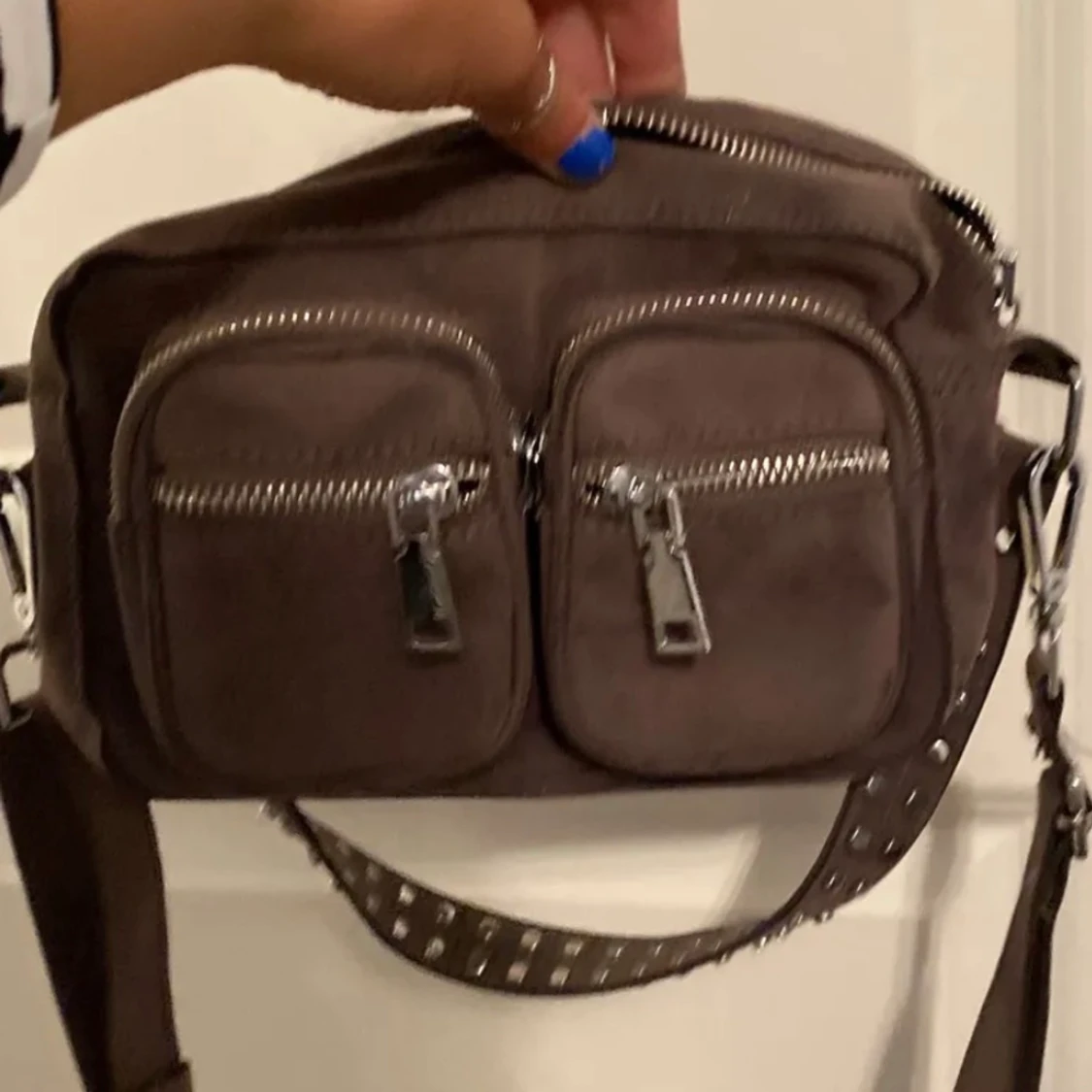 Väska vill bli av med den - 90