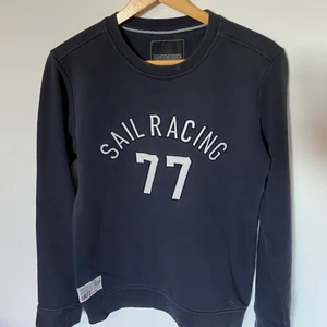 Sailracing tröja  - Sailracing tröja  Nypris: 900kr Mitt pris: 250kr Skick: 7/10 Storlek: S