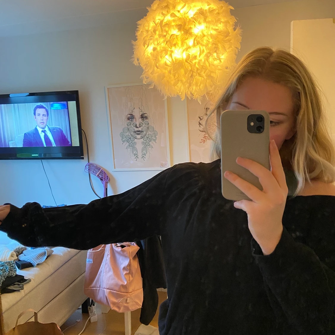 Svart snedskuren tröja