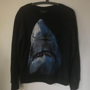 Women’s Givenchy Shark Sweatshirt - Women’s Givenchy Shark Sweatshirt  Size medium Great condition, no flaws or damage.  Fits like a regular small women’s sweatshirt. DM if you need exact size measurements.   Buyer pays for all shipping costs. All items sent with tracking number.   No swaps, no trades, no offers. 