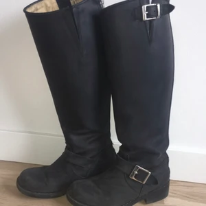 Johnny Bulls stl 37 - Fint skick. Dragkedja bytad hos skomakare. 