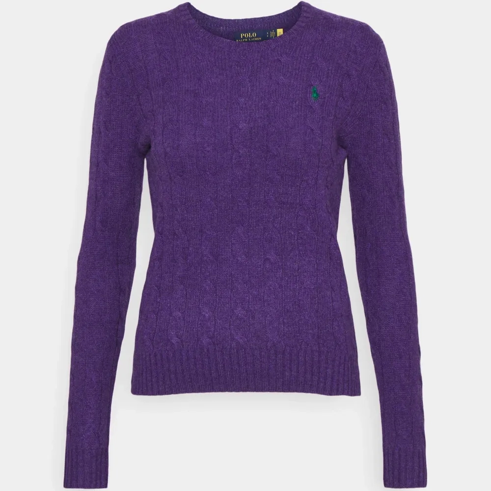 En fin lila stickad tröja från Ralph Lauren, stl xs men passar som S . Tröjor & Koftor.