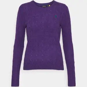 En fin lila stickad tröja från Ralph Lauren, stl xs men passar som S 