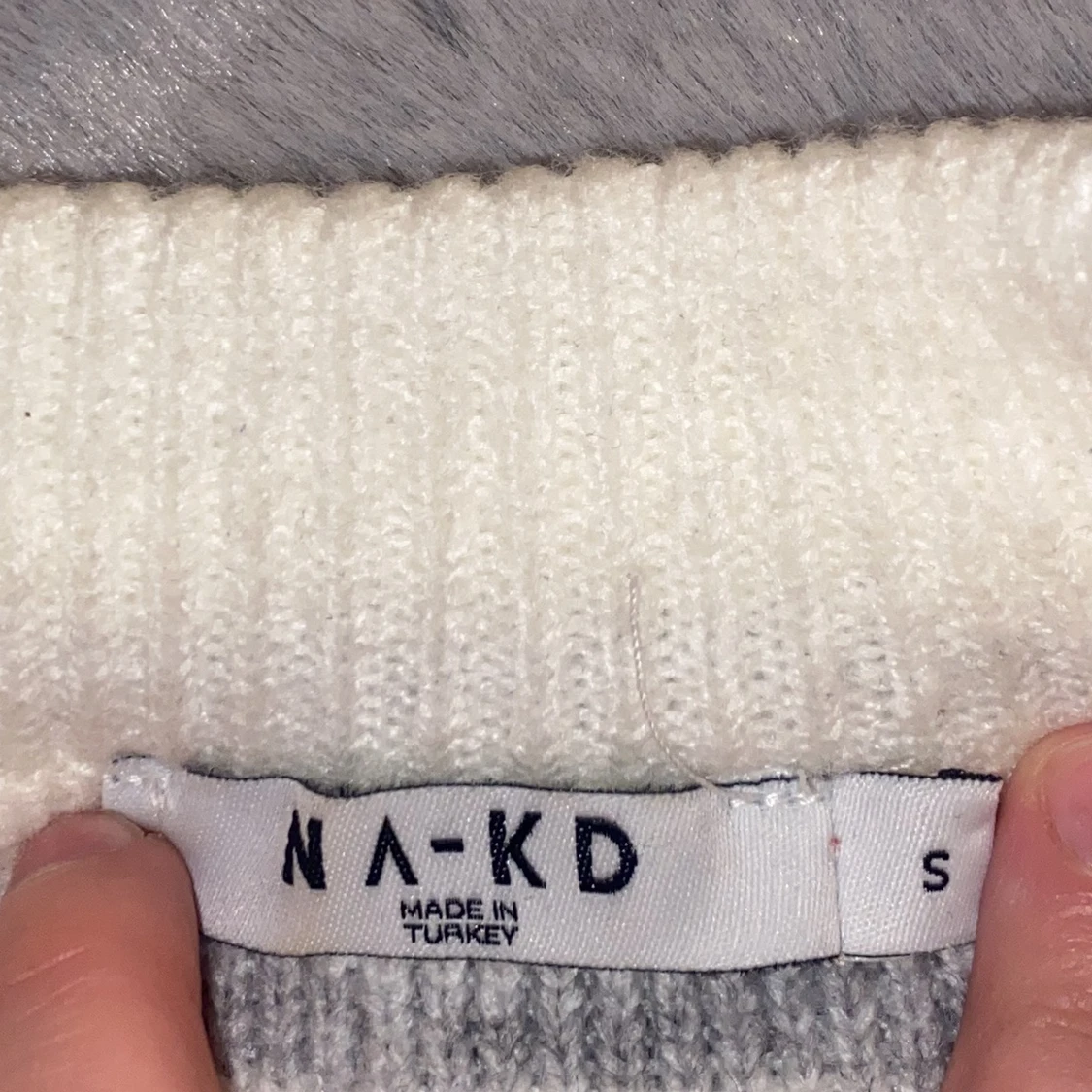 Stickad tröja  - 91