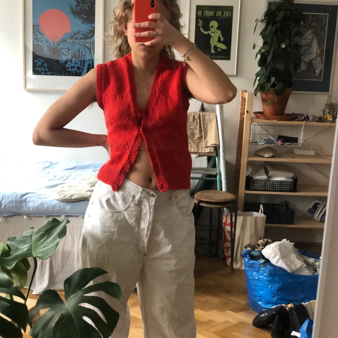 Röd stickad väst - 90