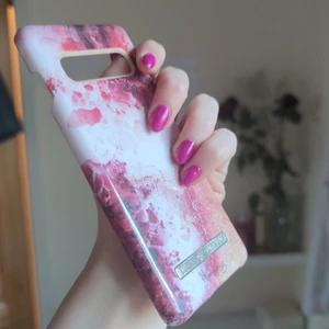 Ideal of Sweden skal Samsung s10 - Superfint ideal of Sweden skal till Samsung s10, har en liten repa på bild 3, men annars helt utan märken☺️