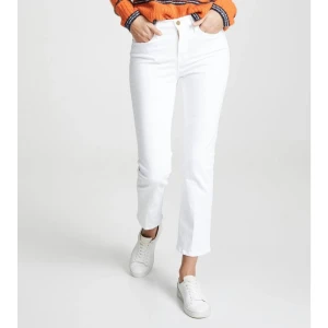 Fram Le High Straight  - Säljer min vita Frame jeans i nytt sikt. Super fina men passar inte mig.. Frakt tillkommer 💗💗 