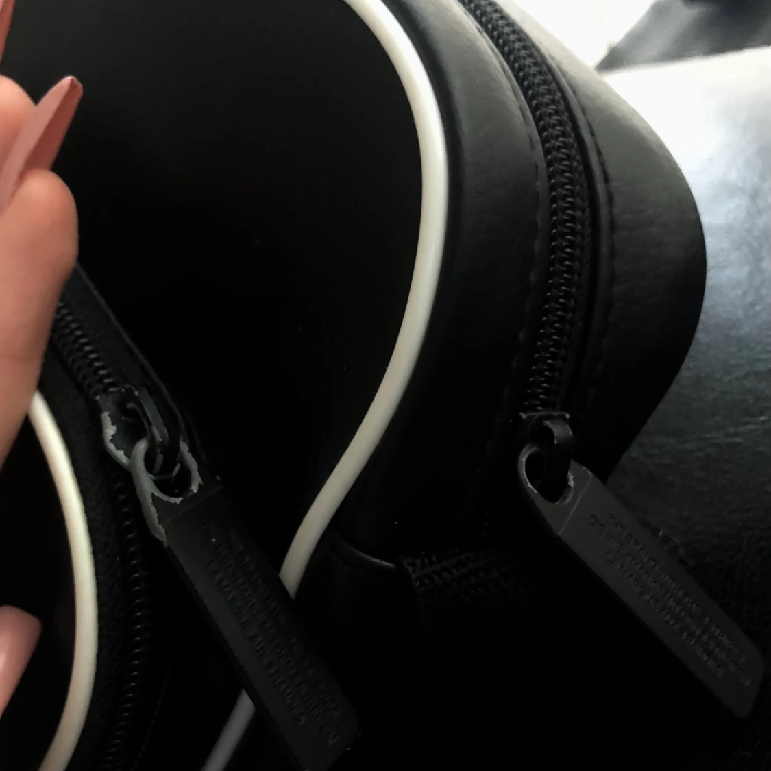 Adidas Magväska - 90