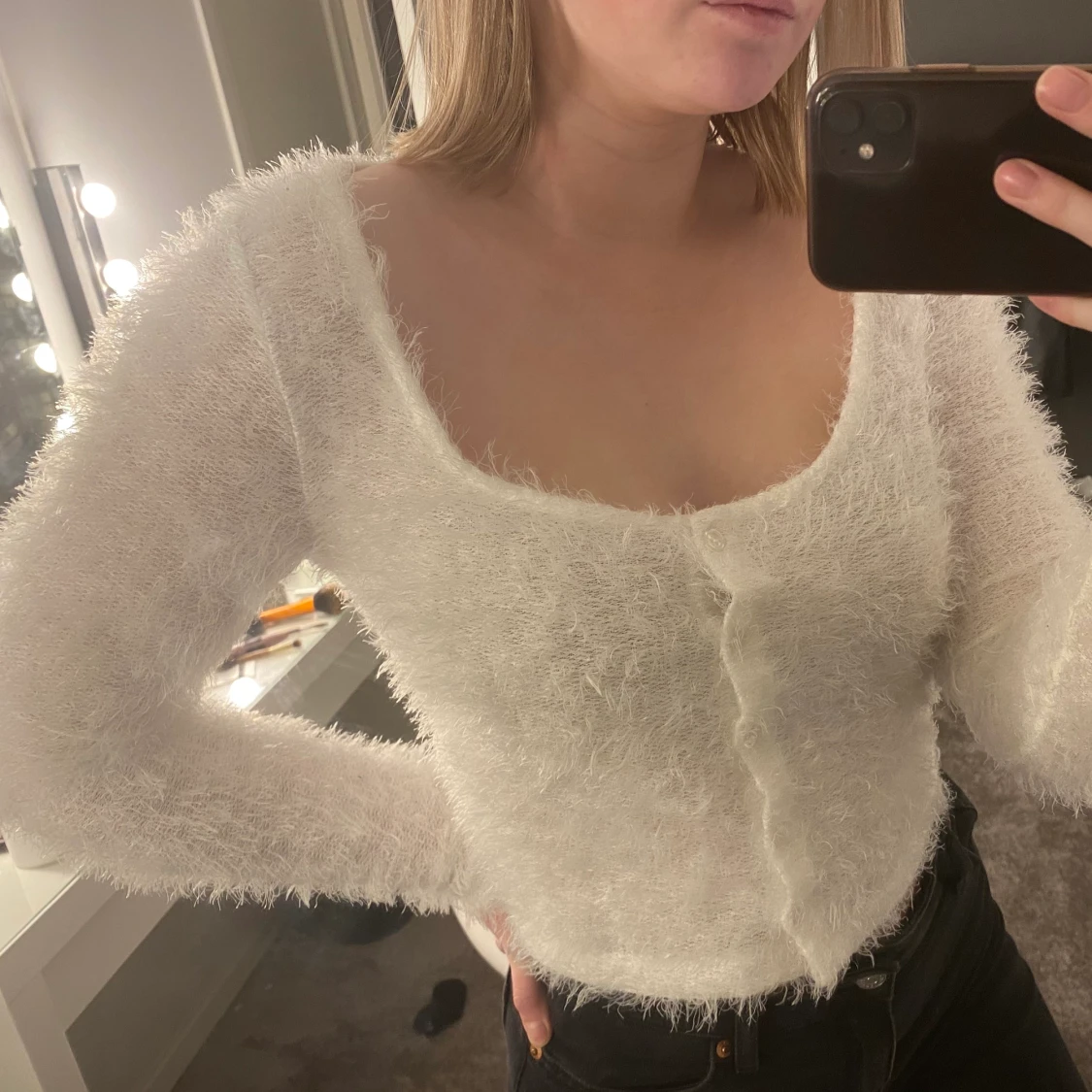 Vit ”fluffig” tröja/kofta