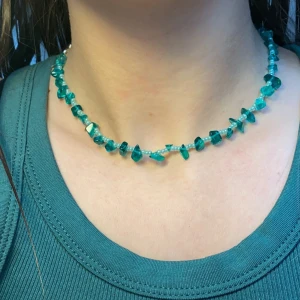 Halsband  - Säljer detta fina gröna  halsband! Priset är inkl frakt! 