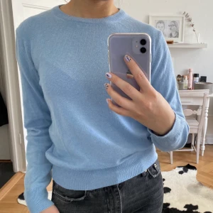 Blå Kashmir tröja - Fin tröja i Kashmir! I priset ingår frakten!