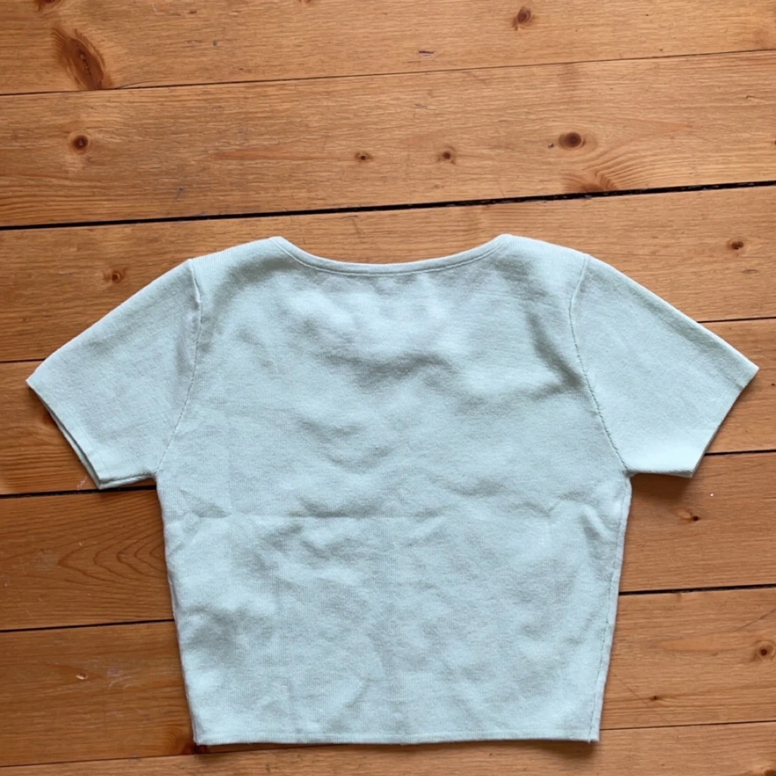 Ljusgrön topp med knappöppning  - 90