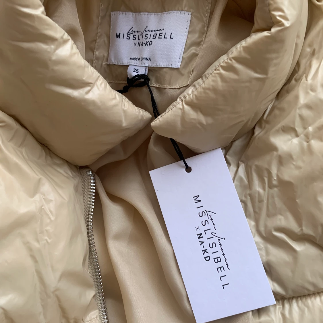 Pufferjacka beige NAKD - 90