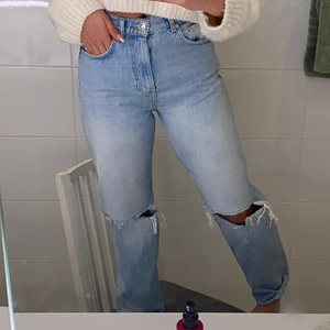 Gina tricot jeans storlek 36 - Snygga populära Gina tricot Jens i nyskick, säljer pågrund av att jag har 2, Nypris 600. (Kunden står för frakt 66kr)