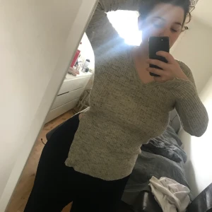 grey shirt, tight  - cute tight grey shirt, V-Neck, Zara