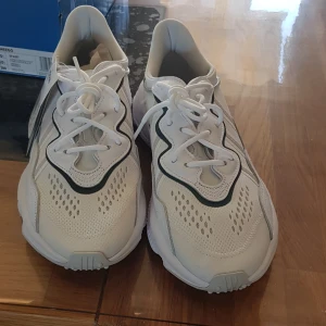 Helt nya Adidas herr skor - Helt nya o använd herr skor storlek är 45.5