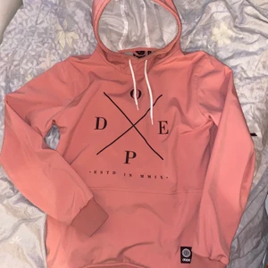 Dope jacka - Jätte fin skidjacka som nästan är helt oanvänd, använd några få gånger! Super bra skick! Säljer pga att jag inte åker några skidor