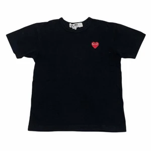 CDG T-shirt - Extremt fin CDG tröja, 9/10 skick, säljer för att den inte används längre, storlek M passar S.