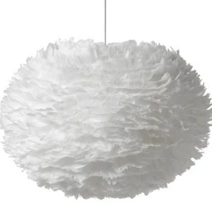 EOS Lampa Mio - Säljer en ursnygg äkta fjäderlampa från EOS i storlek vit 40x65 cm. Köpt på Mio för 2595kr och säljer för 1000kr. Jättefint skick! Har bara hängt i taket det senaste året. Fler bilde ekan skickas vid intresse! OBS! Hämtas på plats då den är mycket ömtålig.