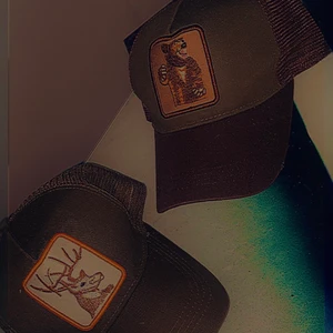 Trucker keps  - Två stycken Goorin Bros AA+ Kopior nyskick! 1st Grön Deer keps 120kr samt 1st brun/grön Bear 120kr