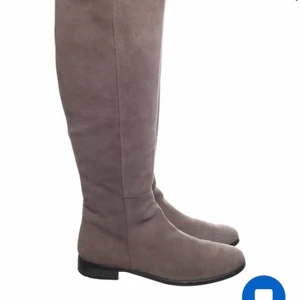 Mockastövlar  - Säljer nu mina mockastövlar köpta på sellpy då dom är för små:( superfint skick! 