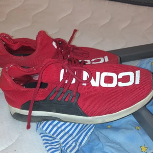 Icono  - Vem vill köpa 