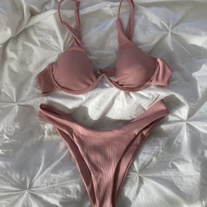 Bikini strl S - Rosa bikini i strl S från Shein. Aldrig använd. Kan även fraktas.