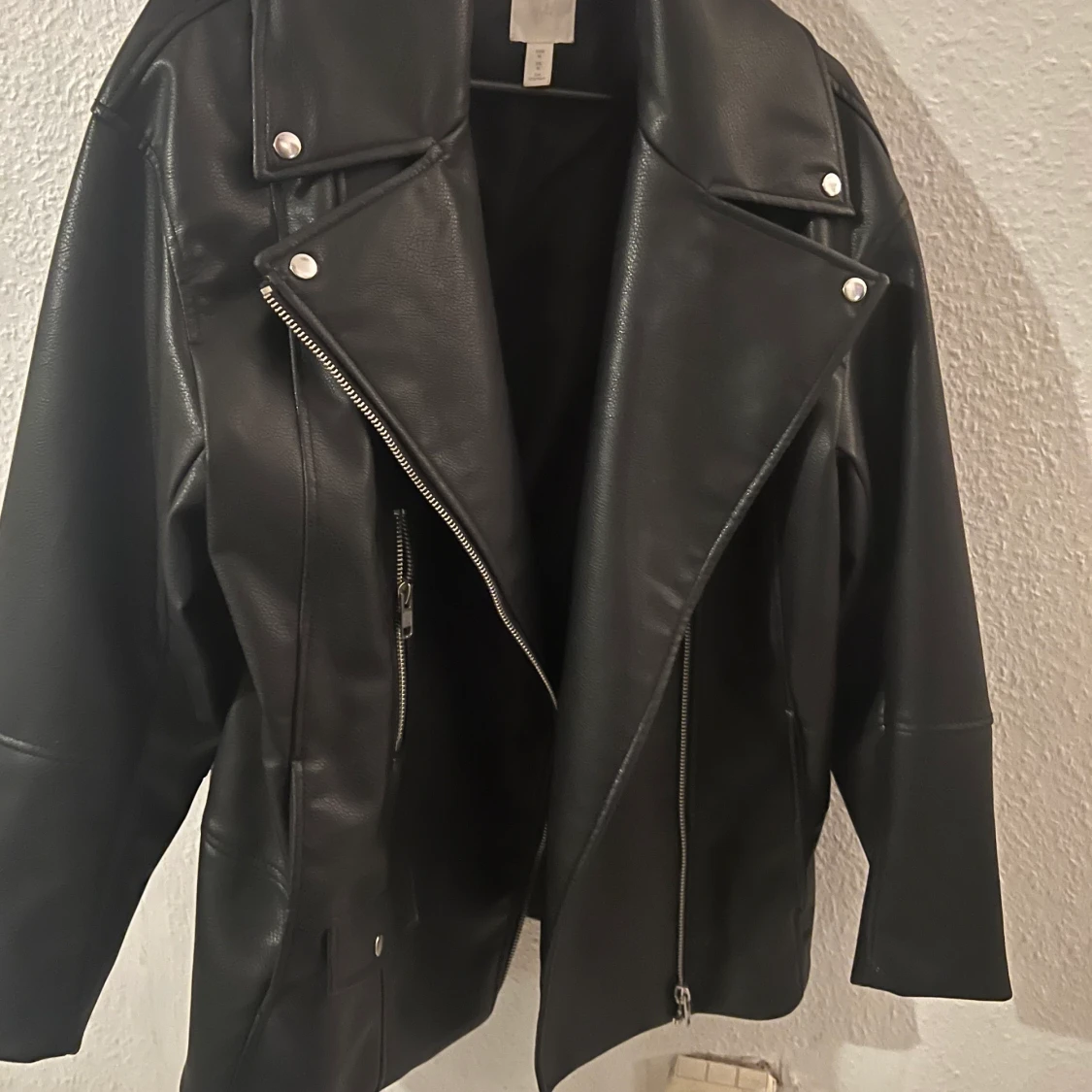 Oversize skinnjacka  - 90