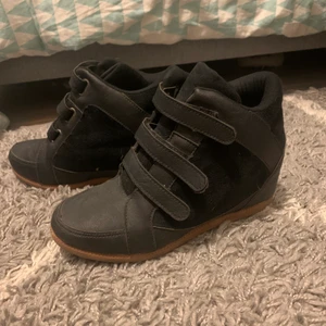 Sneakers with heels - Sneakers med klack, riktigt bekväma och snygga.✨💕