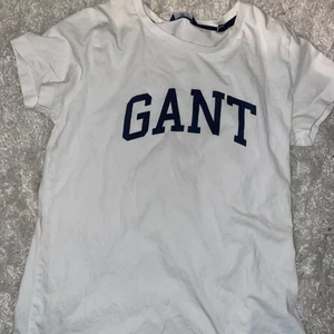 Gant t-shirt  - Vit t-shirt med tryck