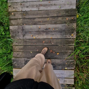 ASICS Goretex högaskor - Jag säljer mina höga Asics skor som är vattentäta (Goretex). Skorna är slitna men i mycket bra skick.  Storlek 39 men passar även 40. Mycket fina och bekväma skor 💚