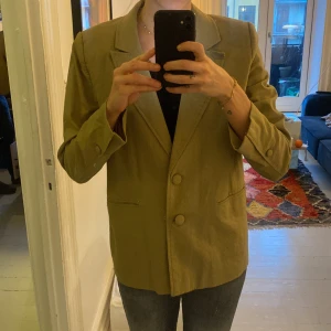 Blazer - Blazer i hør agtig stof. Str. 38