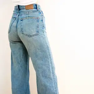 Dessa bootcut-favoriter söker nytt hem då de otroligt nog aldrig kommer till användning. Nån som trivs bättre i jeans? Ta chansen! 