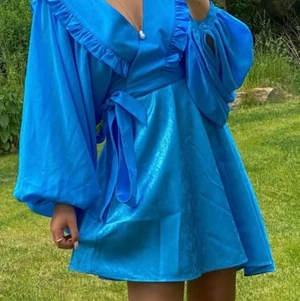 Kjol - Kjol från nakd x Misslissbell. Köpt från en annan användare här på plick, sparsamt använd💙 inga defekter, pris exklusive frakt