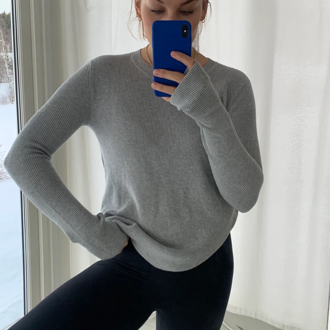 Grå stickad tröja från Carin Wester 