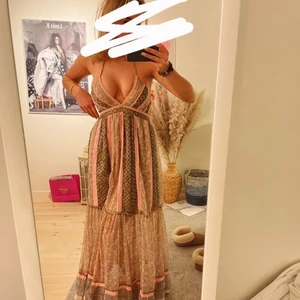 Klänning - Säljer denna pepejeans långklänning i strl S som är så drömmig🥺