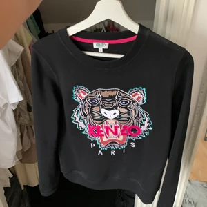 Kenzo sweater - Använd en gång, legat i garderoben i två år. Köpare står för ev frakt
