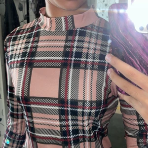 Klänning  - Skön klänning från shein inte en enda gång använd 