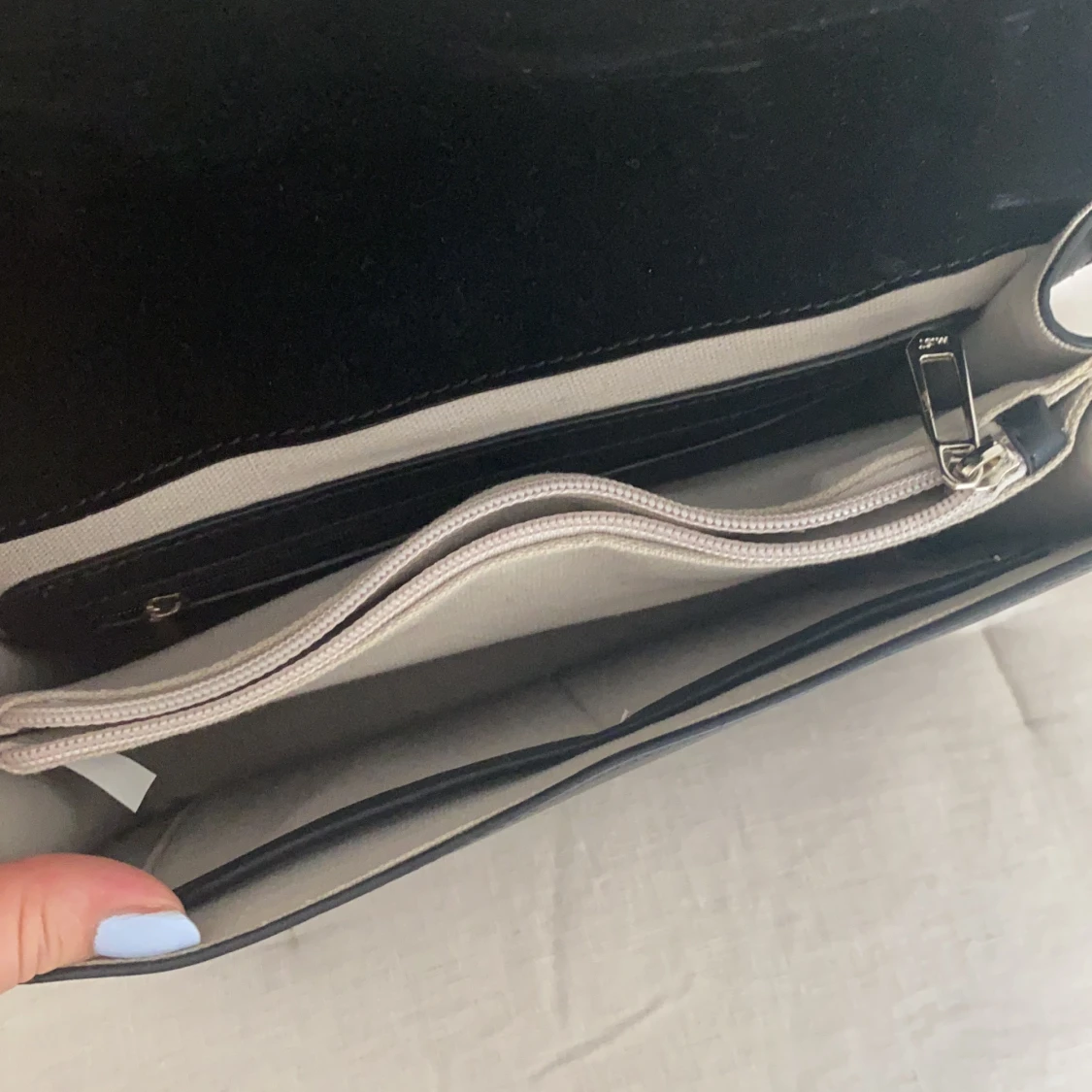 Svart handväska  - 91