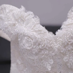 Bröllopsklänning  - Hej, jag har en bröllopsklänning som är använt bara en gång. Det är köpt från Turkiet och den är i så fin skick. Den kan passa bra för storlek 38- 42. Meddela mig för mer information och foto. Den finns i Göteborg